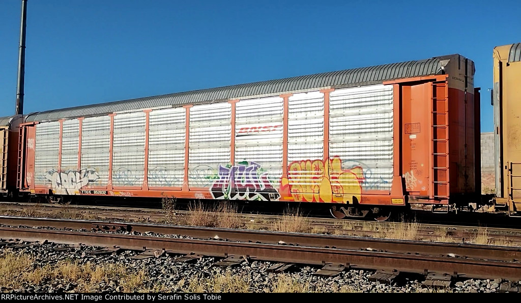 BNSF 27707 TTGX 952832